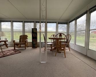 Life at the Dairy Farm - Claysburg - Dining room