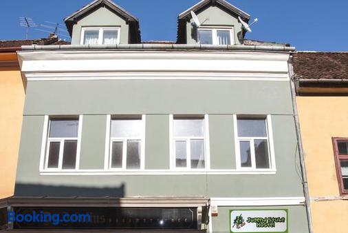 JugendStube Hostel - Braşov - Building