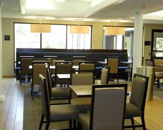 Cozy Ambient Stay near Susquehanna University! Parking | 3 Units - Shamokin Dam - Restaurant