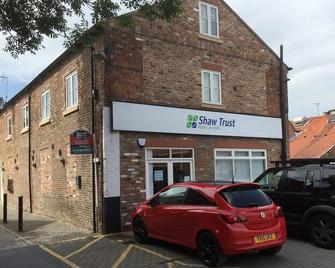 Beverley town centre modern duplex apartment - Beverley - Building