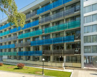 Hotel Semiramis - Saturn - Building