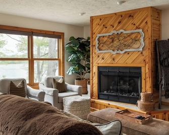 Lakefront + Dog-Friendly + Sunset View + Orv Trail - Kalkaska - Obývací pokoj