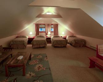 Whittaker's Motel & Historic Bunkhouse - אשפורד - חדר שינה