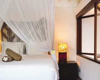 Villa Vickary Seminyak - Denpasar - Bedroom
