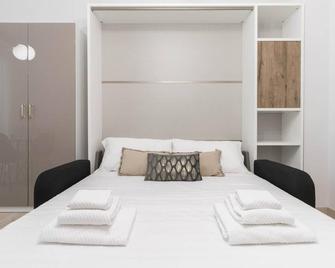 Italianway - Gioberti 11 - Sesto San Giovanni - Camera da letto