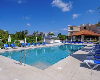 Pandream Hotel Apartments - פאפוס - בריכה