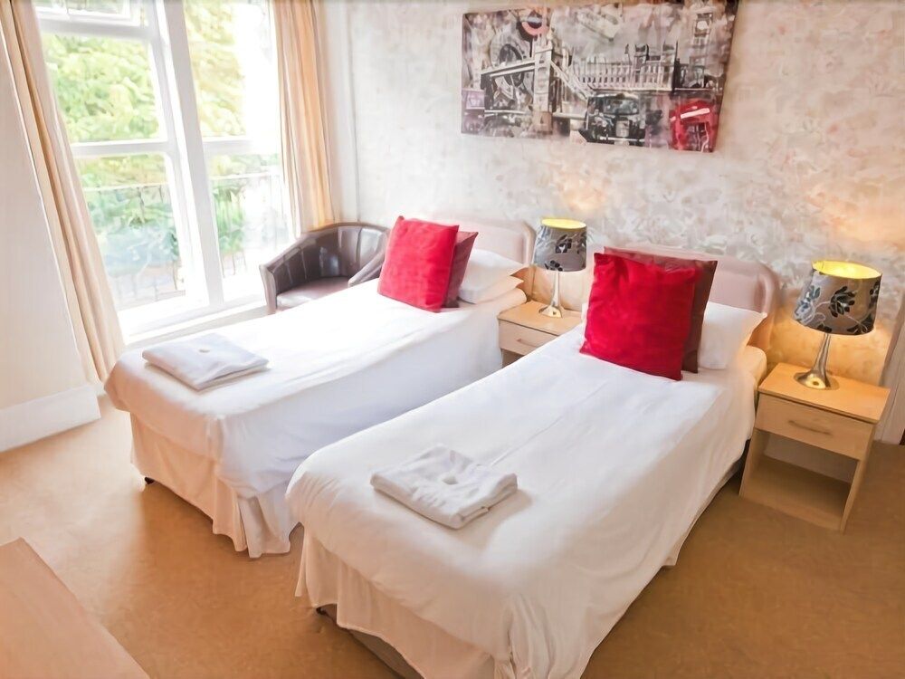 Kantara Guest House - בורנמאות' - חדר שינה