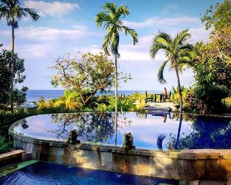 Zen Resort Bali - Seririt - Pool