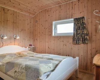 Cozy Home In Hvide Sande With Kitchen - Hvide Sande - Bedroom