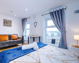Stay With Empire - Tyldesley Rd - Blackpool - Bedroom