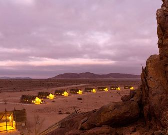 Desert Quiver Camp - Sesriem - Strand