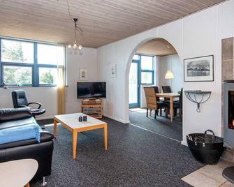 Cozy Beach House near Sea - By Traum Ferienwohnungen - Hvide Sande - Huiskamer