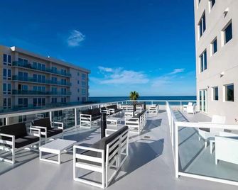 Beach Front Condo at the Avalon Club - Clearwater Beach - Balcony