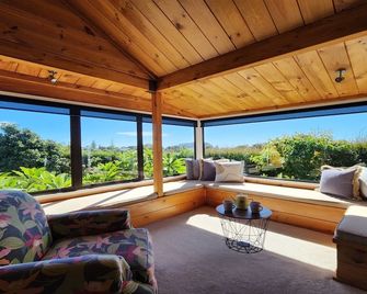 Emmerdale Escape - Hahei - Living room