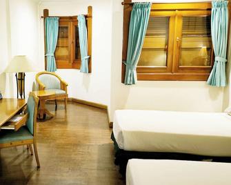 Kresna Hotel - Wonosobo - Bedroom