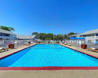 Cape Sands Inn - West Yarmouth - Pool