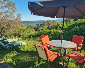 Country House 'El Valle' with Mountain Views, Private Pool and Wi-Fi - Piedralaves - Patio