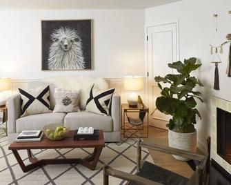 The Landsby - Solvang - Living room