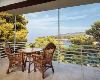 Fontana Resort - Jelsa
