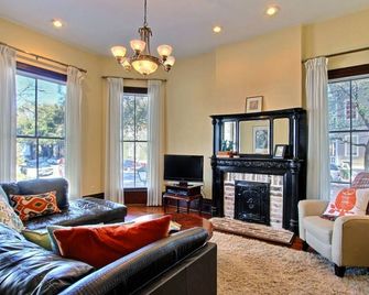 Big Blue House - Both Units - Near Forsyth Park - Savannah - Sala de estar