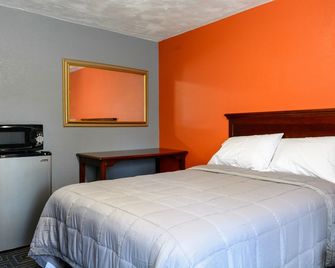 Redfox Motel - Foxborough - Bedroom