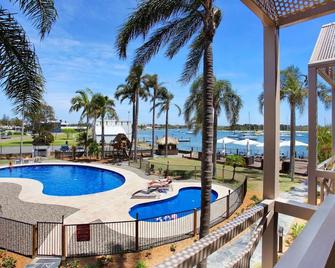 Comfort Resort Waters Edge - Port Macquarie - Piscina