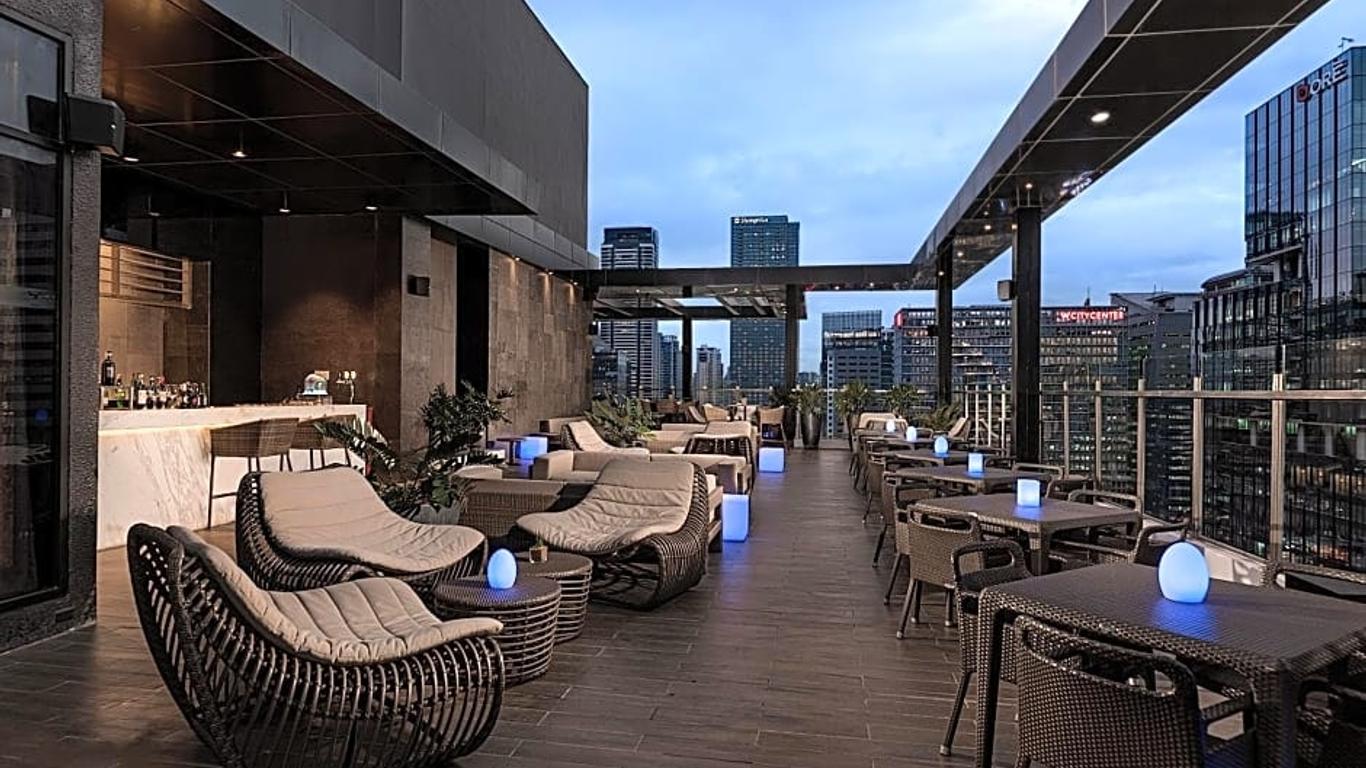 Seda Bonifacio Global City
