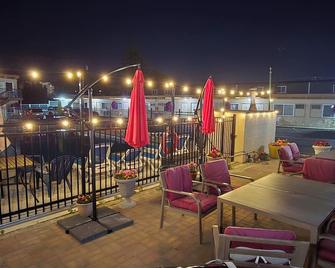 Flamingo Motel - Penticton - Balcony