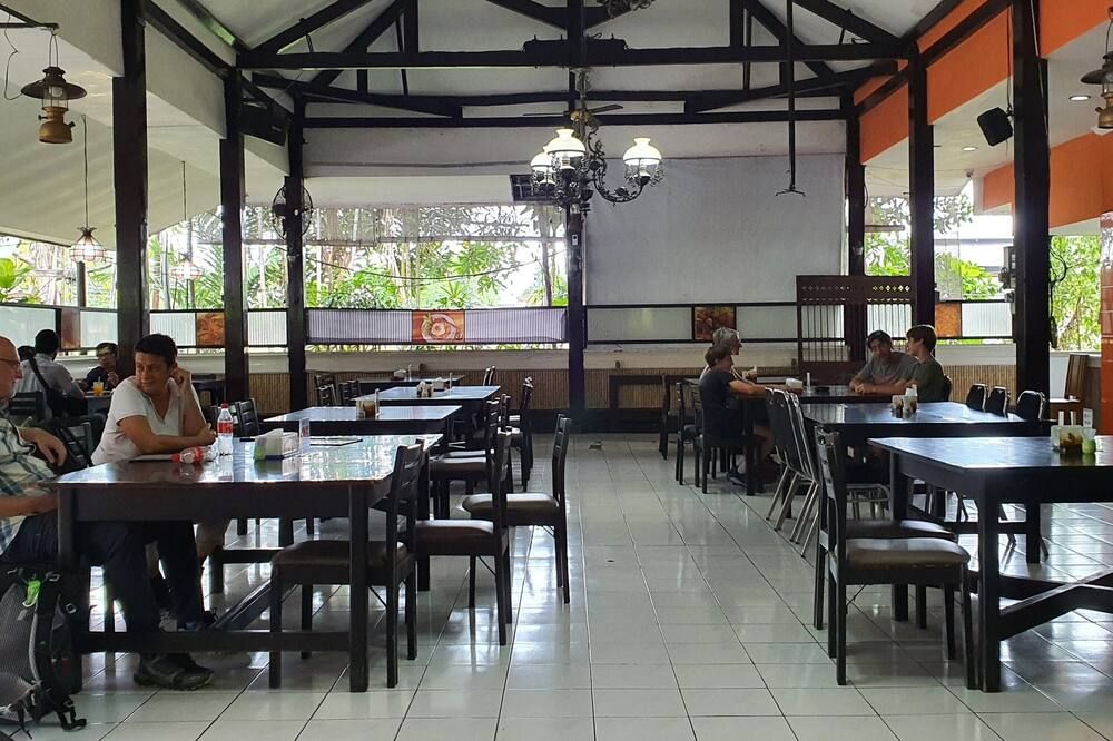 Tengger Guest House - Pasuruan - Restaurant