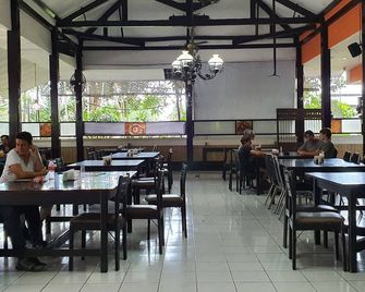 Tengger Guest House - Pasuruan - Restaurace