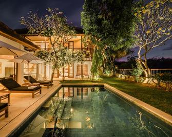 Jimbaran Beach Villas by Nakula - South Kuta - Pool
