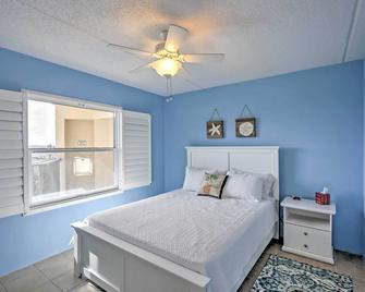 Oceanfront Ormond Beach Condo with Pool Access! - Ormond Beach - Habitación