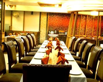 Hotel Meera - Raipur - Restaurante
