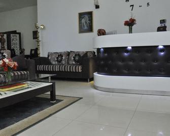 Inroma Holiday Resort - Nuwara Eliya