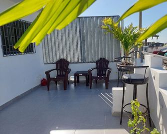 Affordable, Centrally-located, Independent Zona Colonial Room with all Amenities - Santo Domingo - Balcony