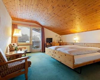 Hotel Alpensonne - Panoramazimmer & Restaurant - Arosa - Soveværelse