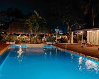 Hotel La Colonia - Retalhuleu - Басейн