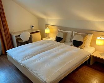 Gasthof Rössli Steinhausen - Steinhausen - Спальня