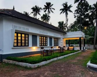 Piggy Hostel Varkala - Varkala - Gebäude