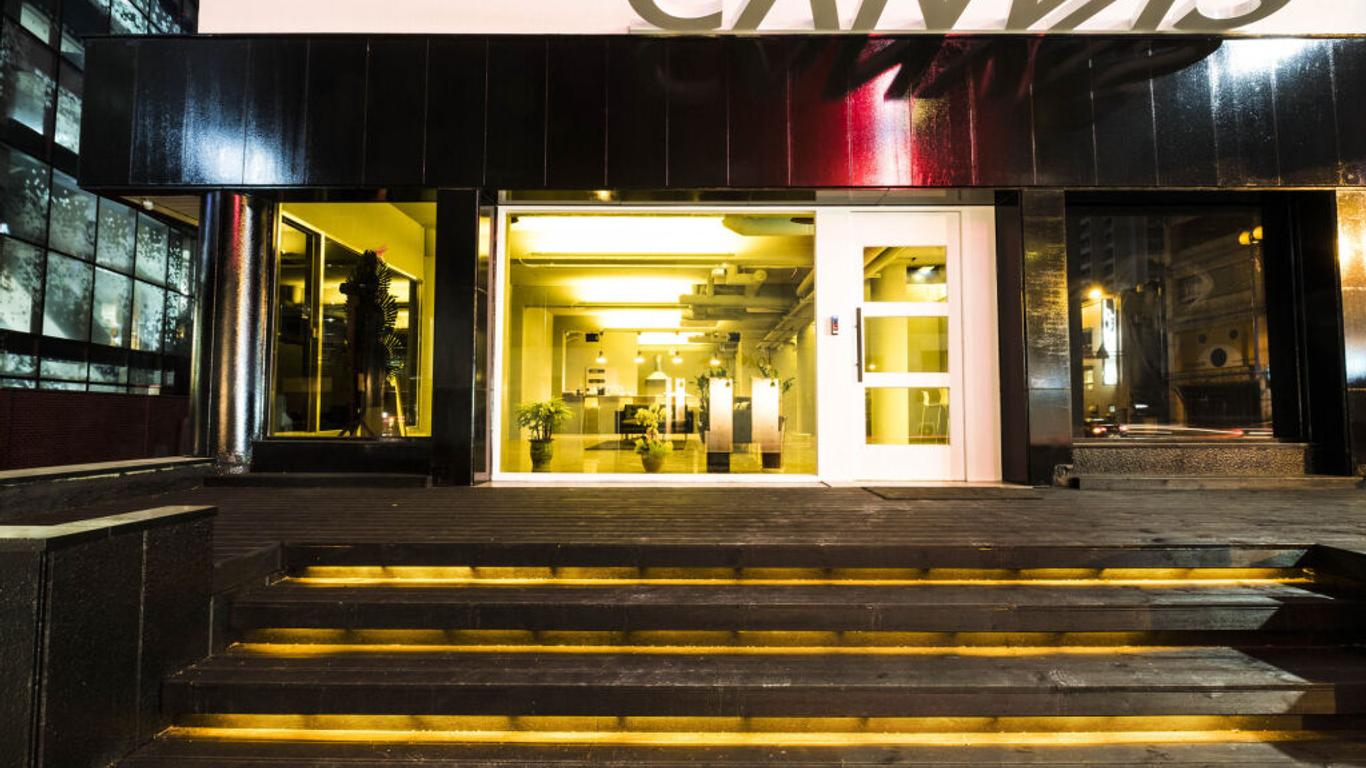 Canvas Hostel