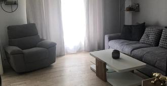 Une Chambre dans un appartement - Villeneuve-le-Roi - Living room