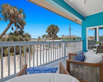 Inn-2-blue - 155 Jefferson St 3 Bedroom Home by RedAwning - Fort Myers Beach - Balkon