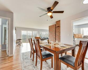 Cozy Fair Haven Home with Mountain Views! - Fair Haven - Comedor