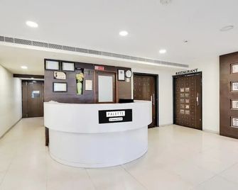 Ultimate Family Escape in Country Club Surat - Surat - Front desk