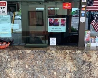 Skylark Motel - Chicago - Front desk