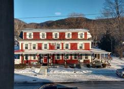 Huge Vermont Village Getaway - Dorset - Building