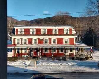 Huge Vermont Village Getaway - Dorset - Gebäude