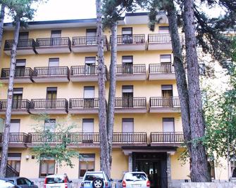 Hotel Meranda - Camigliatello Silano - Building