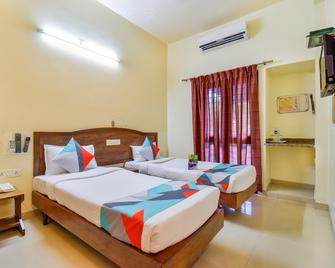 Fabexpress Ashiyana - Pune - Bedroom