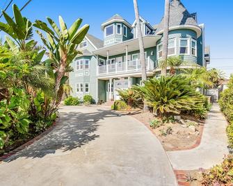 New Listing-Oceanfront-Free parking-Close to Legoland - Carlsbad - Building